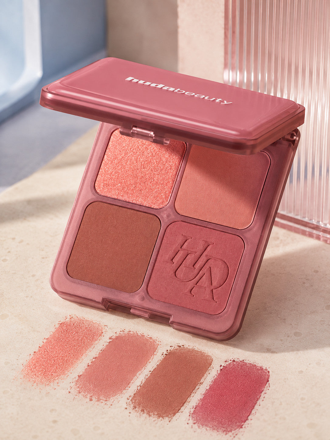 Huda Beauty Blusher Palette - Strawberry Latte